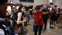 Menteri Transportasi Patrice Vergriete menggambarkan tindakan tersebut sebagai tindakan kriminal. REUTERS/Susana Vera  