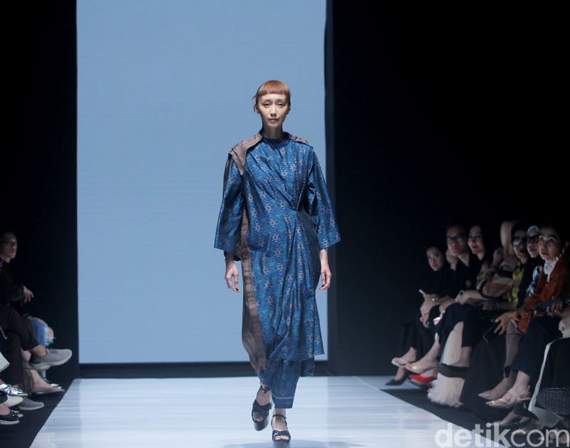 Koleksi Cita Tenun Indonesia di Jakarta Fashion & Food Festival 2024. Bertempat di La Piazza Kelapa Gading, Jakarta. Jumat [26/7/2024]. Foto: Mohammad Abduh/detikcom.