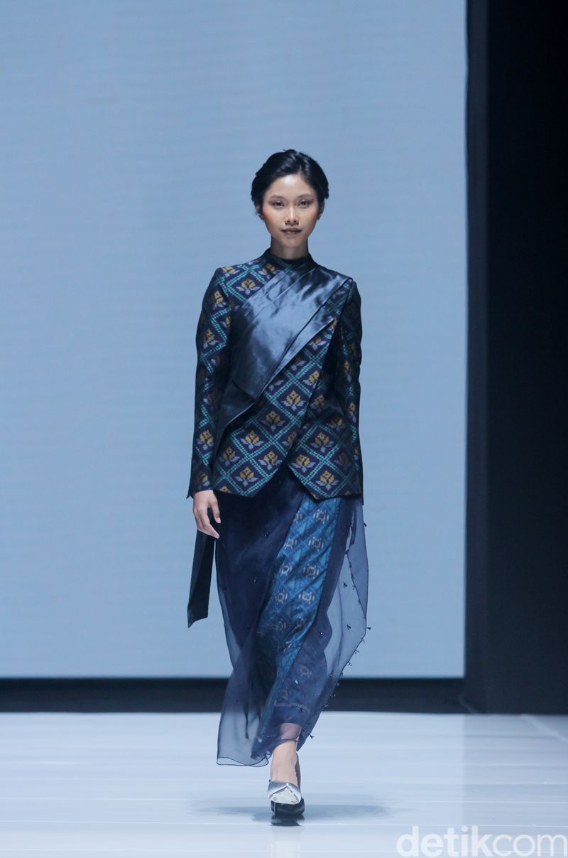 Koleksi Cita Tenun Indonesia di Jakarta Fashion & Food Festival 2024. Bertempat di La Piazza Kelapa Gading, Jakarta. Jumat [26/7/2024]. Foto: Mohammad Abduh/detikcom.