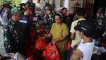 Korban Banjir Halmahera Tengah Terima Bantuan