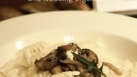 Di menu Western, Thariq dan Aaliyah mencicipi beberapa jenis pasta dari spaghetti sampai fusilli yang creamy. Foto: Instagram @dndweddingorganizer