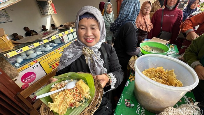 Nasi pecel jembatan jongbiru Kediri