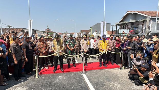 Nasi pecel jembatan jongbiru Kediri