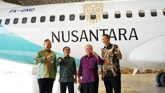 Maskapai penerbangan nasional Garuda Indonesia resmi kembali mengoperasikan penerbangan rute Narita, Tokyo - Denpasar pp yang ditandai dengan penerbangan perdana GA 881 pada Selasa (1/11) dengan menggunakan armada A330-300 berkapasitas 251 penumpang yang terdiri dari konfigurasi 36 kursi bisnis dan 215 kursi ekonomi