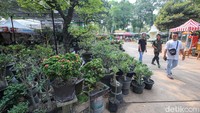 Tidak hanya itu, ada juga kuliner nusantara dan booth dari berbagai UMKM dan anjungan kota di Jakarta.  