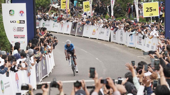 Pembalap Grand Tour jadi juara umum Tour de Banyuwangi Ijen