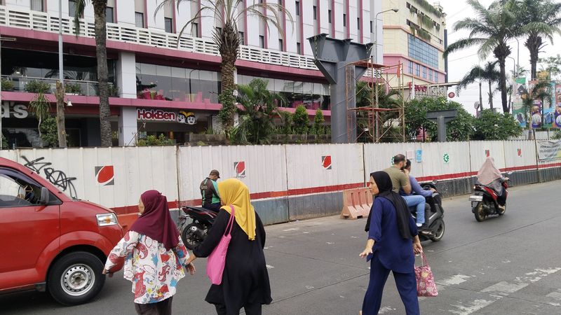 Pemprov DKI mulai bangun JPO di Jalan Dewi Sartika, Jaktim (Ammar/detikcom)