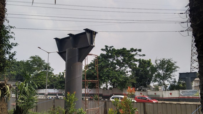 Pemprov DKI mulai bangun JPO di Jalan Dewi Sartika, Jaktim (Ammar/detikcom)