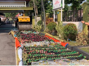 Barang Bukti Mulai Narkoba hingga Airsoft Gun Dimusnahkan di Blitar