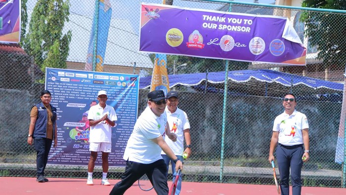 Penjabat Wali Kota Palembang, Ucok Abdulrauf Damenta membuka event Tenis Cup 2024
