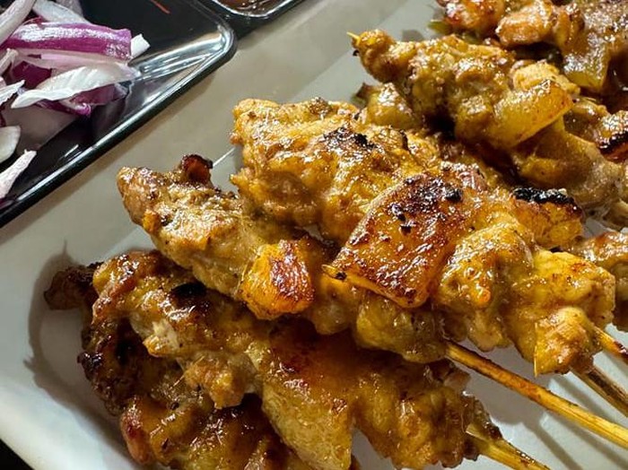 Penjual Sate Babi Kaki Lima Legendaris di Singapura Ini Meninggal Dunia