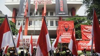 Peringatan tersebut akan dilanjutkan esok (27/7) di kantor PDI Perjuangan.  