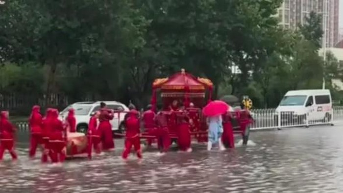 Pernikahan viral