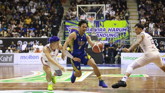 Prawira Bandung kalah dari Pelita Jaya Jakarta di game 1 semifinal IBL 2024.