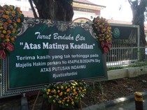 Ronald Tannur Bebas, Karangan Bunga Matinya Keadilan Hiasi PN Surabaya