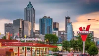 Tak perlu khawatir untuk makan di restoran cepat saji ini. The Varsity di Atlanta, Amerika Serikat ini sediakan 800 meja dan kursi untuk para pelanggan yang datang. Foto: Discovery UK