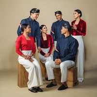 Inspirasi Didit datang dari sosok Raden Saleh, pelukis asal Jawa dari abad ke-19 yang namanya tersohor hingga ke benua biru. Harapan saya dapat menciptakan desain yang menjadi wujud kebanggaan, semangat, dan ketangguhan bangsa kita. Sekaligus memastikan bahwa setiap atlet muncul dan menjadi diri mereka yang terbaik saat berkompetisi di panggung dunia, kata pria yang telah diakui sebagai perancang haute couture di Paris itu. (Foto: Dok. Davy Linggar)