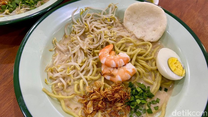 Slurpp! Mie Celor Palembang Berkaldu Udang Legit di Melawai Plaza