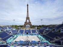 Stadion Menara Eiffel Pukau Para Atlet Voli Pantai Olimpiade