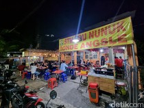 Lika-liku Kedai STMJ Bu Nunuk Surabaya yang Legendaris