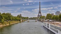 Identitas Sungai Seine sebagai ikon Paris jadi alasan pemilihan lokasi. (AP Photo)  