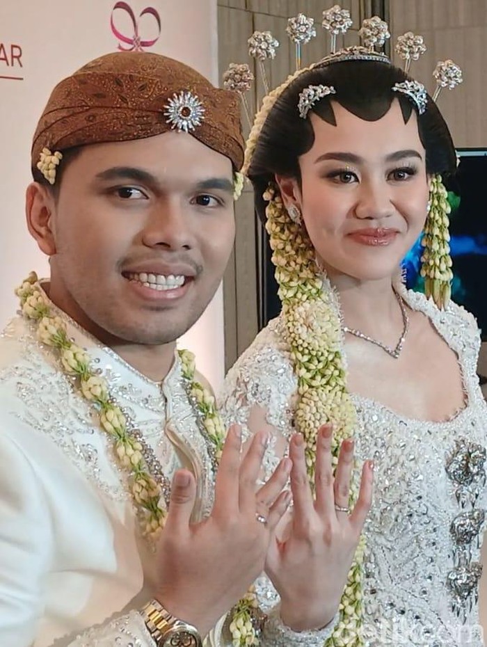 Thariq Halilintar Akad nikah Thariq Halilintar dan Aaliyah Massaid.