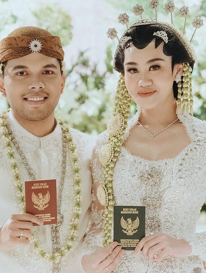 Thariq Halilintar Thariq Halilintar dan Aaliyah Massaid.