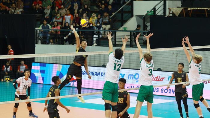 Timnas voli Indonesia kalahkan Australia di ajang AVC U-20 di DBL Arena Surabaya