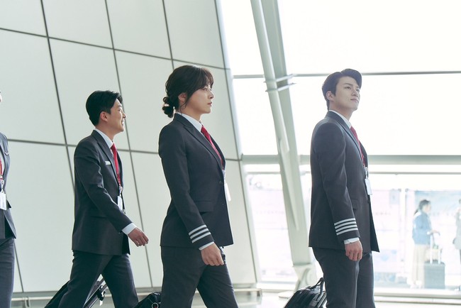 Untuk mendalami perannya di film Pilot, Jo Jung Suk rela menjalani diet ketat hingga menurunkan berat badan sebanyak 7 kg. Foto: Lotte Cultureworks