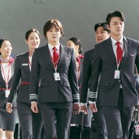 Karakter Jo Jung Suk akhirnya menjalani dua kehidupan berbeda sambil mencoba menyembunyikan identitas asli sebagai pria. Foto: Lotte Cultureworks