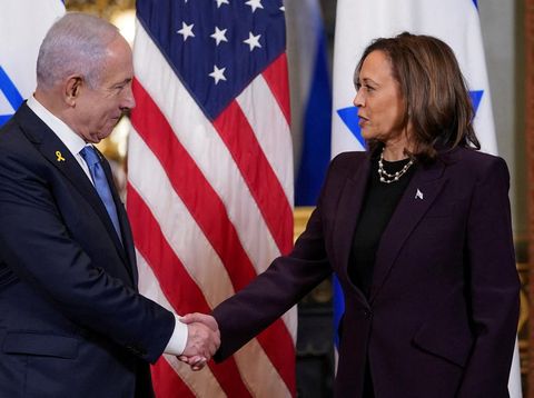 Wakil Presiden AS Kamala Harris bertemu dengan Perdana Menteri Israel Benjamin Netanyahu di Gedung Kantor Eksekutif Eisenhower di halaman Gedung Putih, di Washington, D.C., AS, 25 Juli 2024. (REUTERS/Nathan Howard)