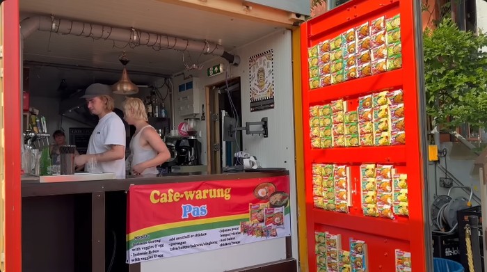 Warmindo di Belanda bernama Cafe Warung Pas