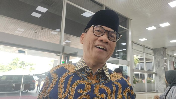Waketum Partai Amanat Nasional (PAN), Yandri Susanto, di kompleks parlemen, Senayan, Jakarta, Jumat (26/7/2024).