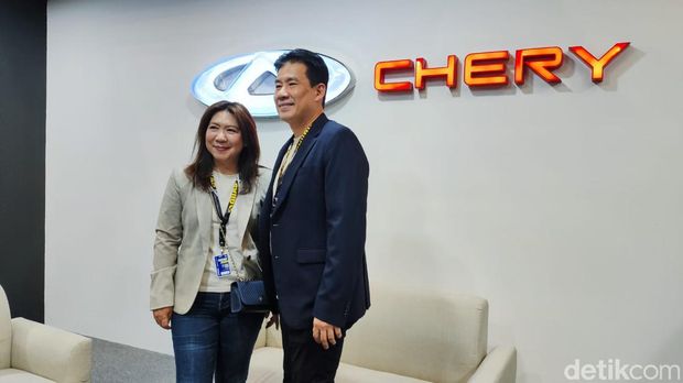 Alan Budikusuma dan Susi Susanti.