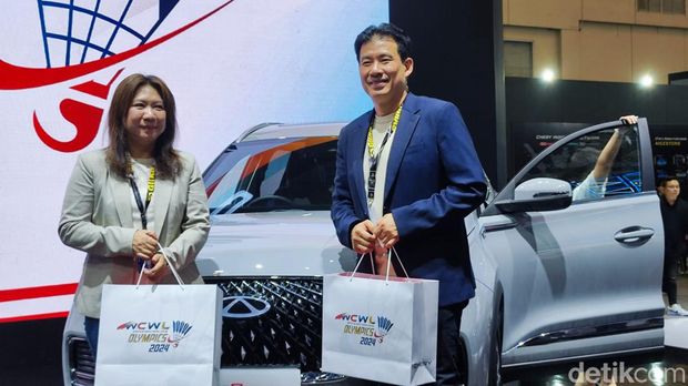 Alan Budikusuma dan Susi Susanti.