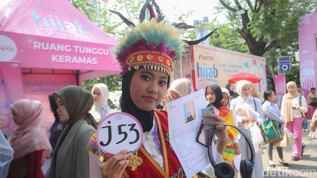 Registrasi audisi Emeron Hijab Hunt 2024 Jabodetabek di Summarecon Mall Bekasi, Sabtu (27/7/2024).