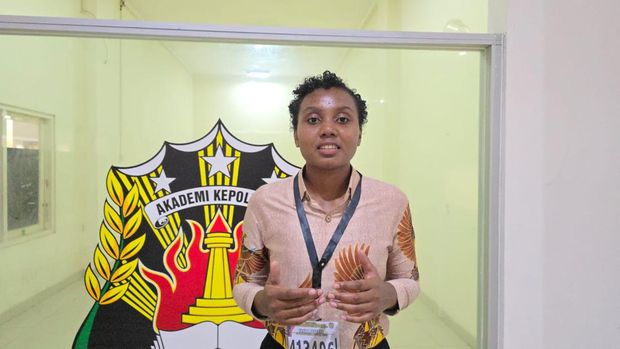 Barbalin Naomi Kubewa, putri Suku Oburauw, merupakan calon taruni Akademi Kepolisian (Akpol) 2024.