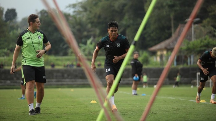 Bek PSS Sleman, Fachruddin Aryanto. Foto diunggah pada Sabtu (27/7/2024).