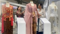 Kebaya Fest 2024 hadir untuk memperkuat kesadaran akan pentingnya pelestarian kebaya. Kebaya Fest 2024 menghadirkan pameran kebaya nusantara, beragam tarian nusantara dengan kebaya, fashion show busana kebaya, konser musik, dan bazar kebaya produk UMKM dengan berbagai model lintas generasi.  
