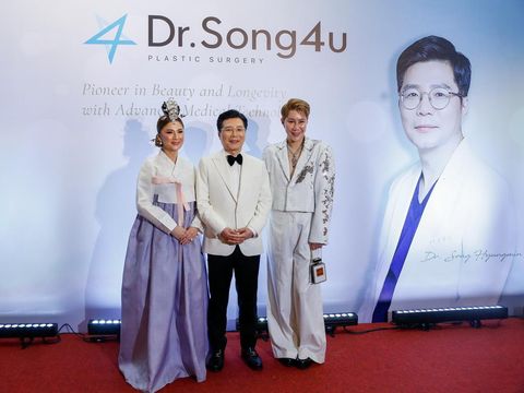 Anniversary satu tahun New Look Clinic dengan Dr. Song 4 U.