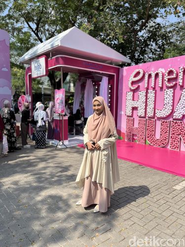 Dwike Nuraini (27) akan bernyanyi saat audisi Emeron Hijab Hunt 2024 Jabodetabek.