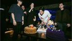 El Rumi Kompak Makan Bareng Keluarga Besar, Ini Potretnya