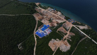 Foto Udara Tambang Batu Gamping di Buton Tengah