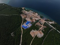 Foto Udara Tambang Batu Gamping di Buton Tengah