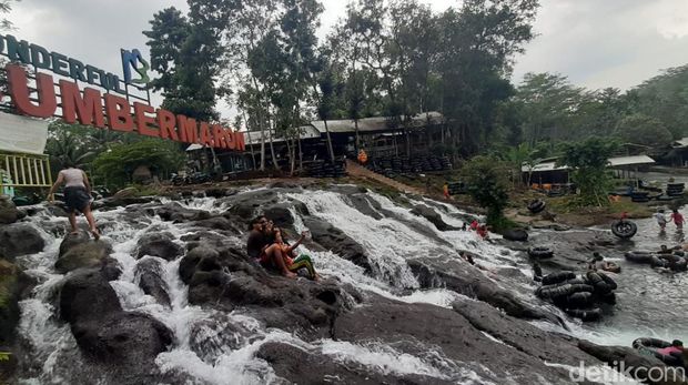 Keseruan menjajal river tubing di Sumber Maron Malang