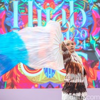 Wolipop sudah berbincang dengan Siti Hajar Riska, Fazah F Shalihah, Mutiara Putri Alla dan Tamara Saidina. Bagaimana kabar para alumni Hijab Hunt? Salah satunya ada Siti Hajar Riska dari alumni Hijab Hunt 2016, ia menunjukkan bakat menari, K-pop dan tradisional.  Foto: Rifkianto Nugroho.