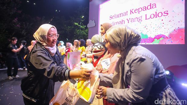 Pengumuman 20 Finalis Emeron Hijab Hunt 2024 Jabodetabek Dewan juri mengumumkan 20 finalis yang lolos audisi Emeron Hijab Hunt 2024 Jabodetabek yang digelar di Bekasi, Sabtu (27/7/2024).