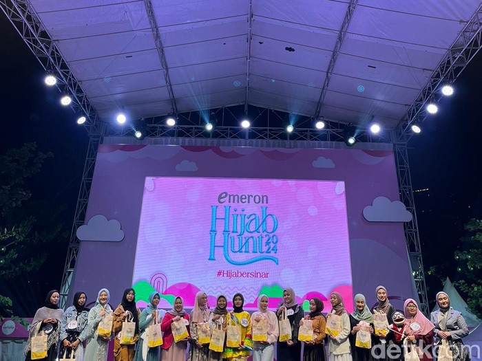 Dewan juri mengumumkan 20 finalis yang lolos audisi Emeron Hijab Hunt 2024 Jabodetabek yang digelar di Bekasi, Sabtu (27/7/2024).