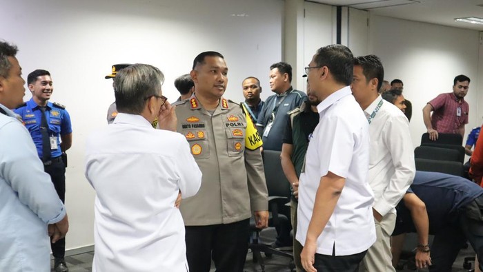 Polresta Bandara Soekarno-Hatta menggelar Jumat Curhat dengan sejumlah karyawan PT GMF Aeroasia