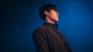 Dari manusia biasa, Eun Hyeok berubah jadi neo-manusia sepanjang perjalanan cerita. (Foto: Kim Jeong Won/Netflix)